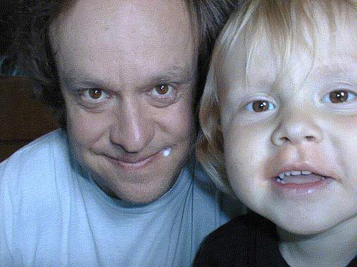 сын Джулиан с внуком Брайана