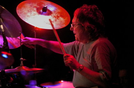 Митч Митчелл на концерте памяти Хендрикса в феврале 2004 г.