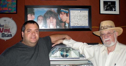 Арти Шнайдер (слева) и Дэн Раттинер в памятном отеле